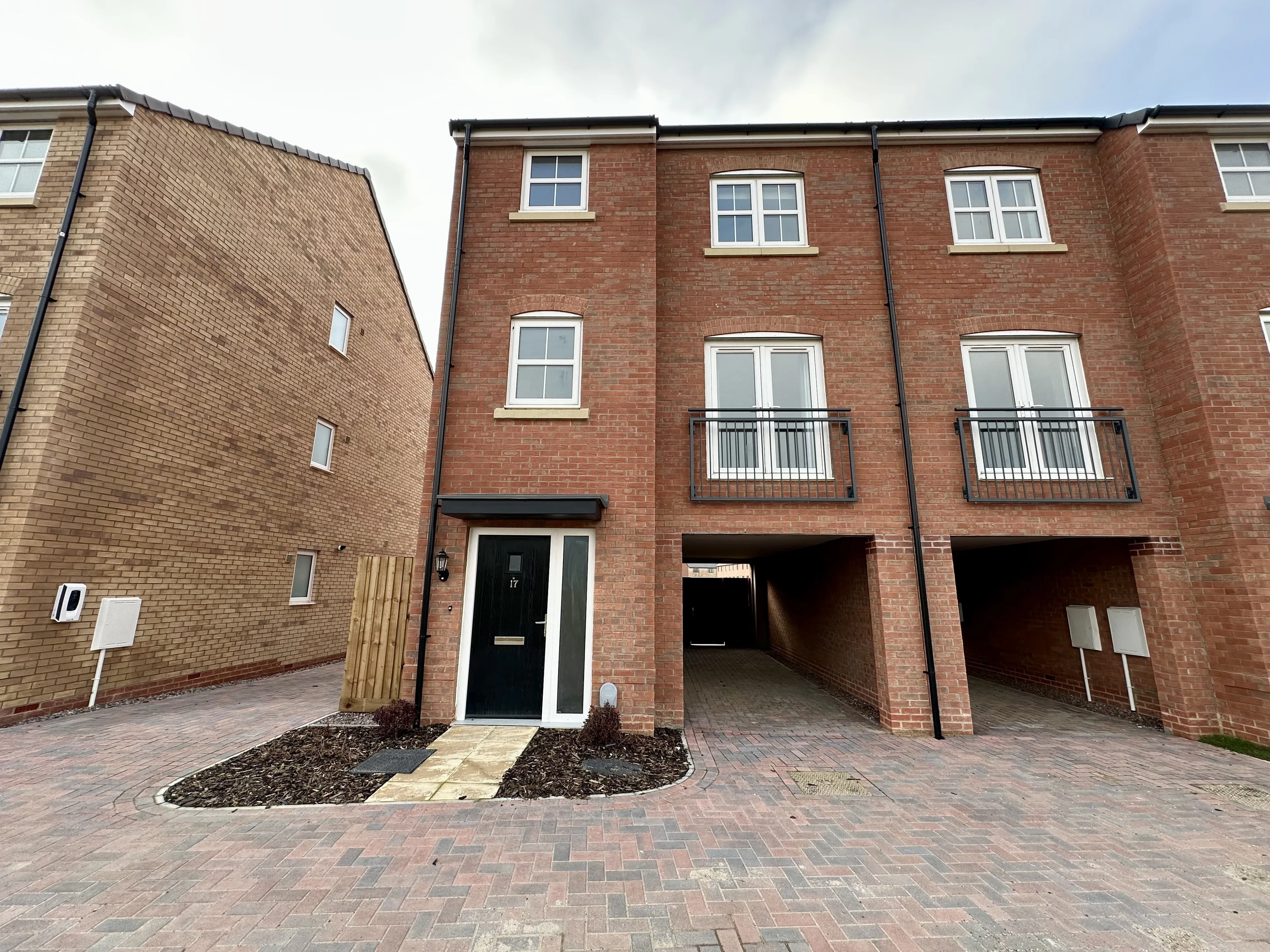 House Fieldcommon Lane in Walton on Thames