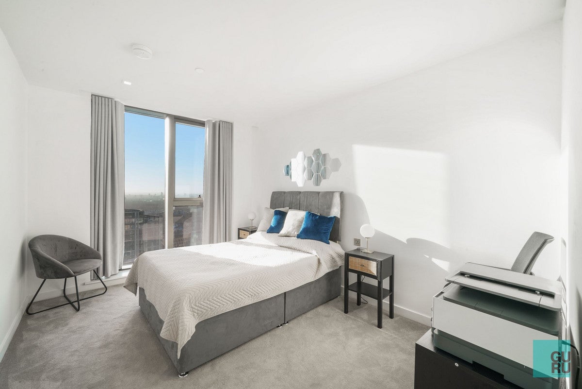Flat Totteridge Common in Greater London