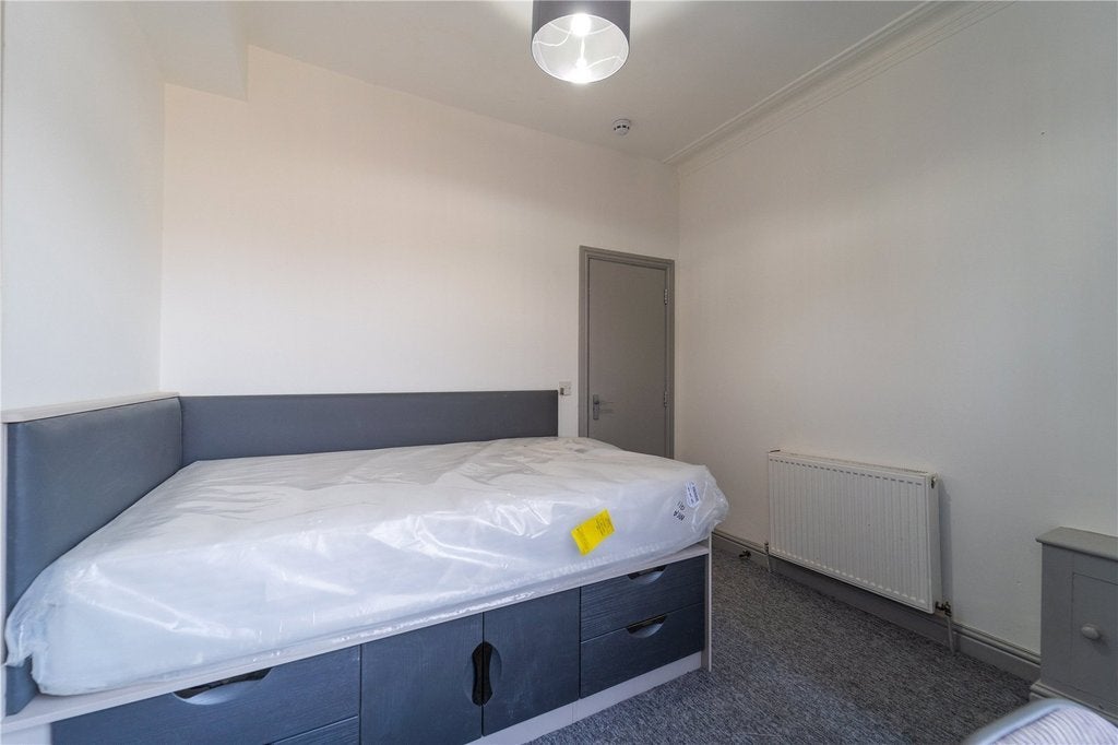 Room Raddlebarn Road in Birmingham