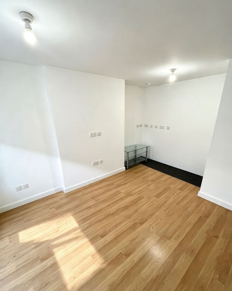 Flat Gipton Street in Leeds