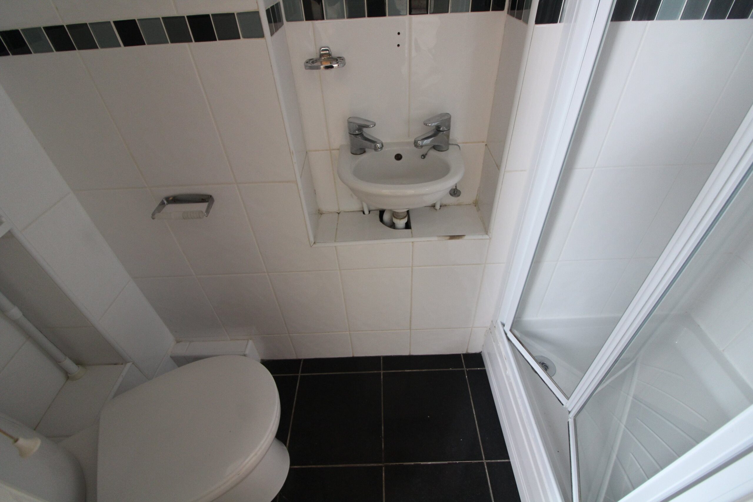 Flat Monthermer Road in Cardiff
