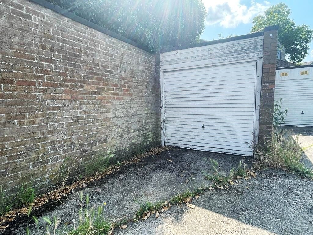 Flat Casterton Road in South Kesteven