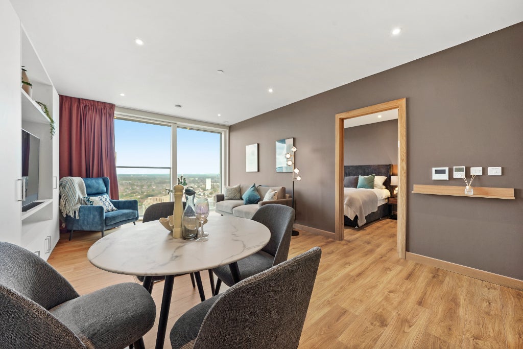 Flat Anthems Way in Greater London