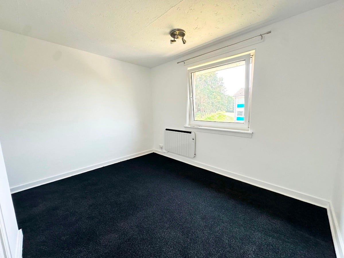 Flat Russell Place in East Kilbride