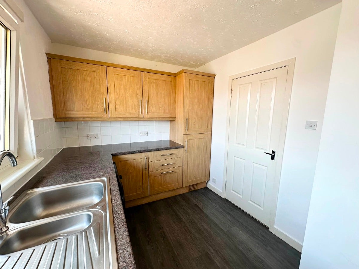 Flat Russell Place in East Kilbride