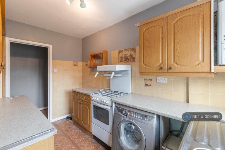 Room St Chad's Road in Tilbury