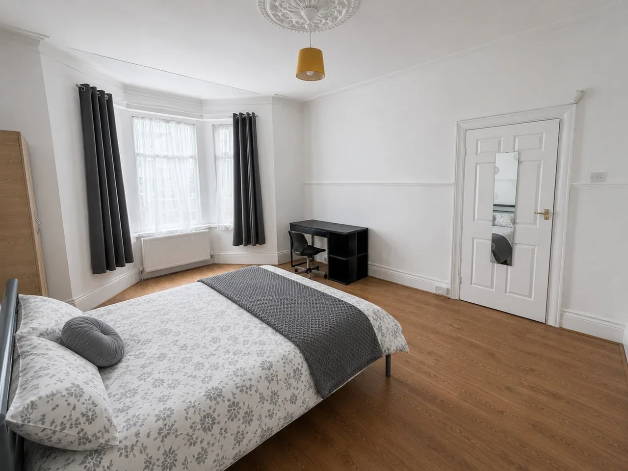 Flat Lynnwood Terrace in Newcastle upon Tyne
