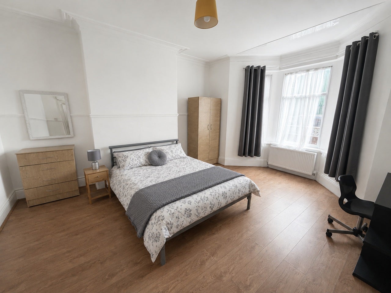 Flat Lynnwood Terrace in Newcastle upon Tyne