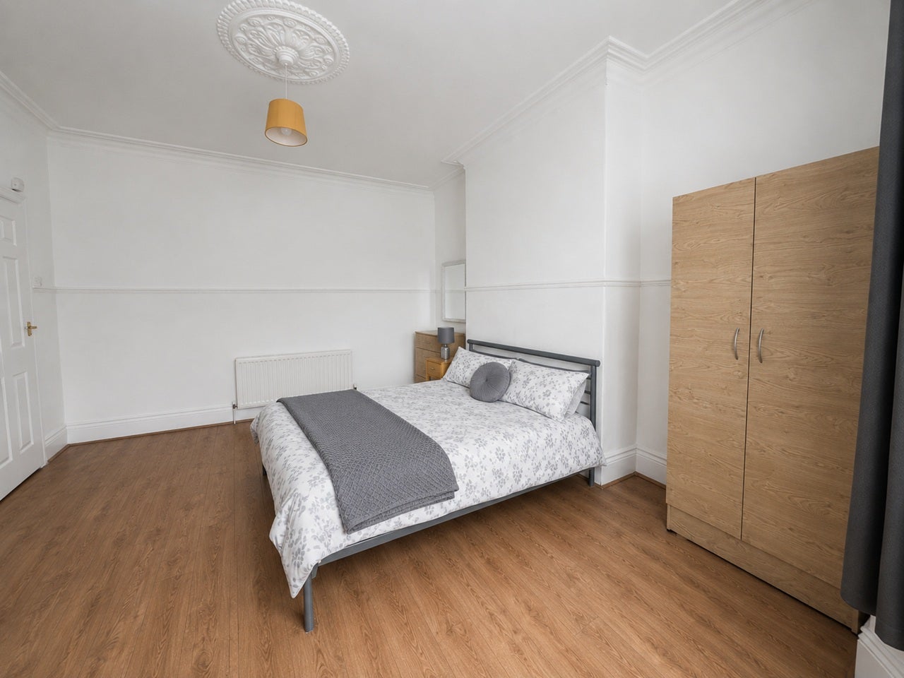 Flat Lynnwood Terrace in Newcastle upon Tyne