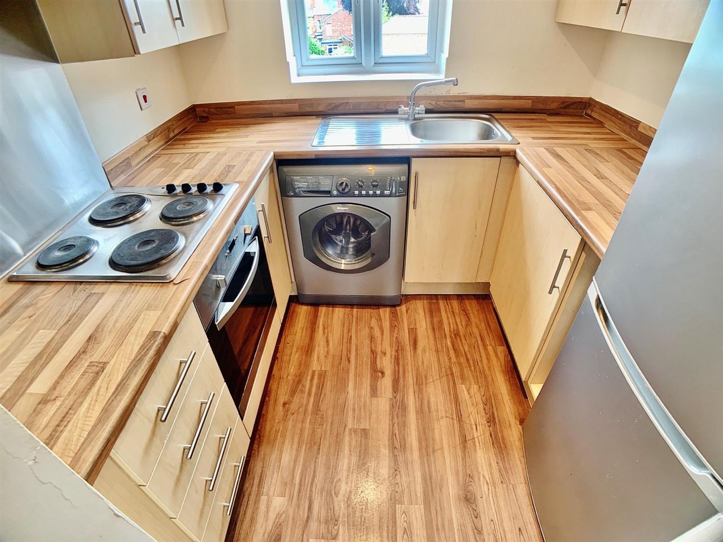 Flat Poppleton Close in Coventry