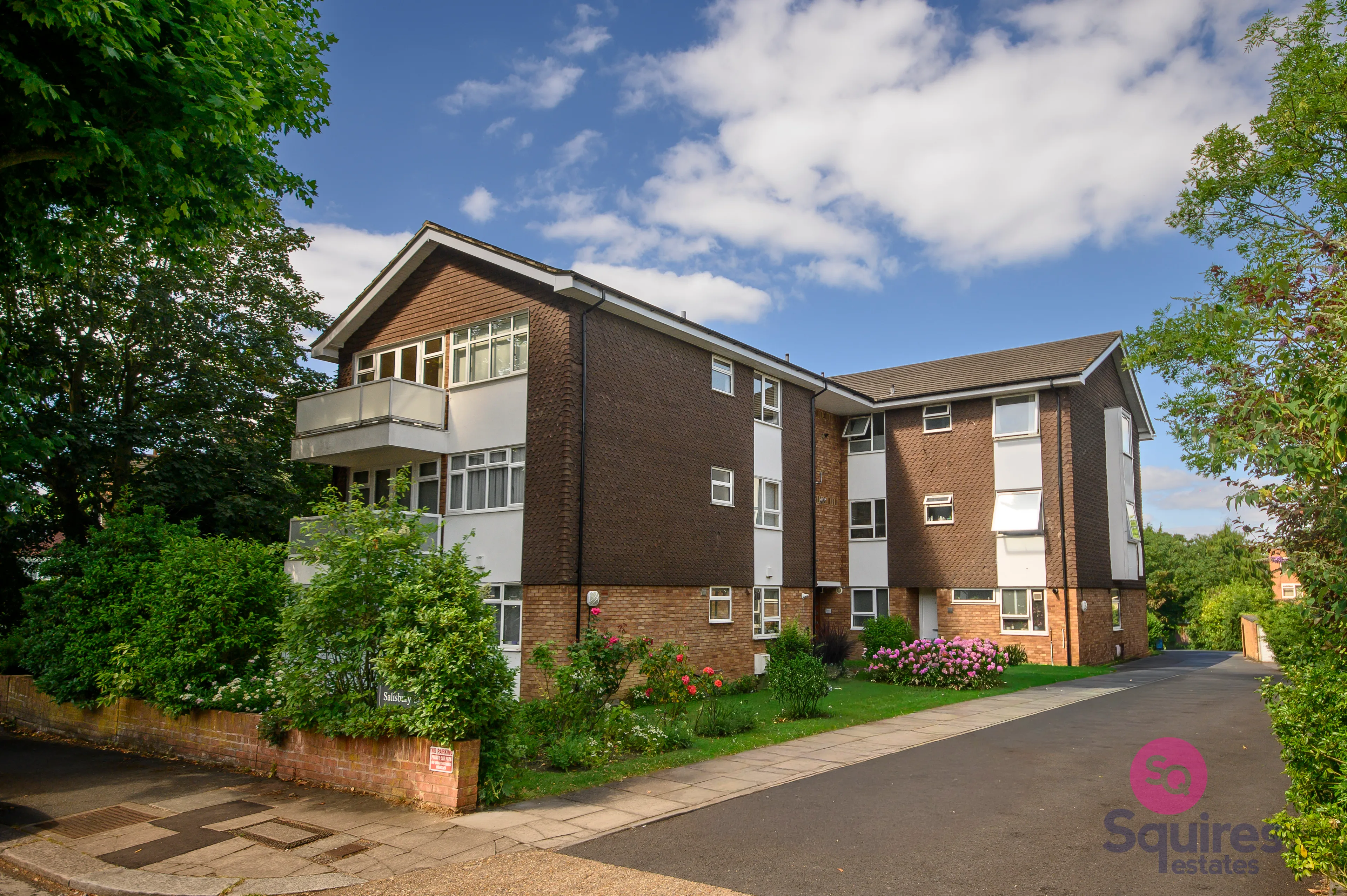 Flat Salisbury Avenue in Greater London