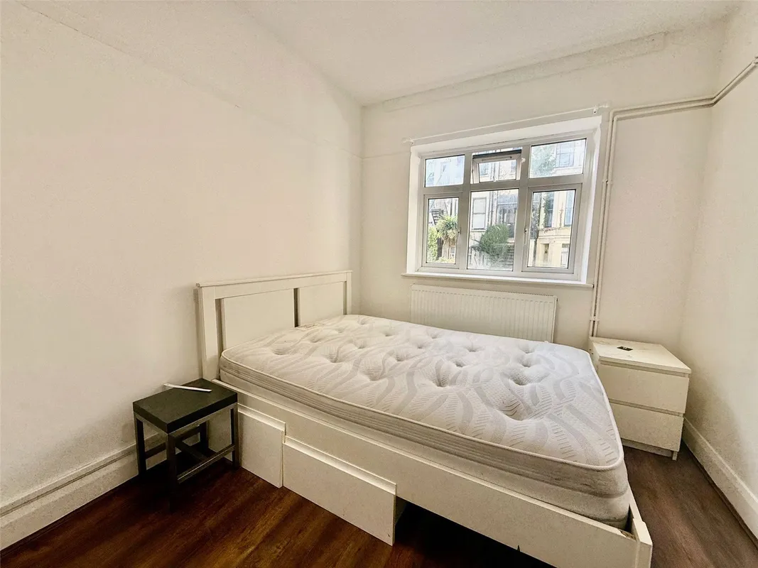 Flat Lower Addiscombe Road in London
