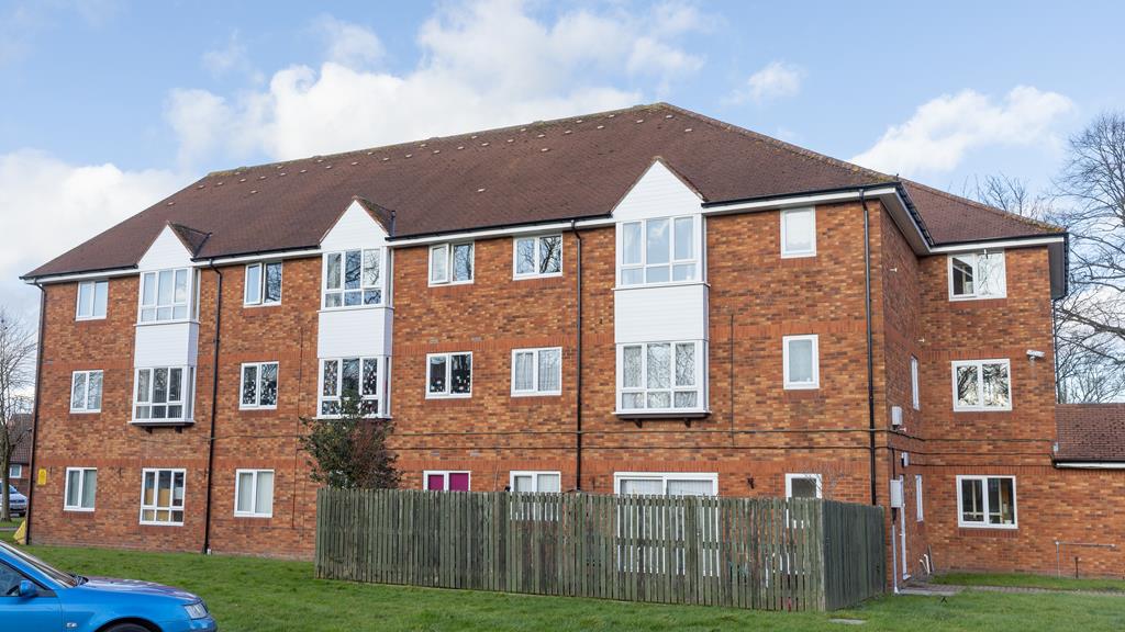 Flat Cottage Close in Wolverhampton