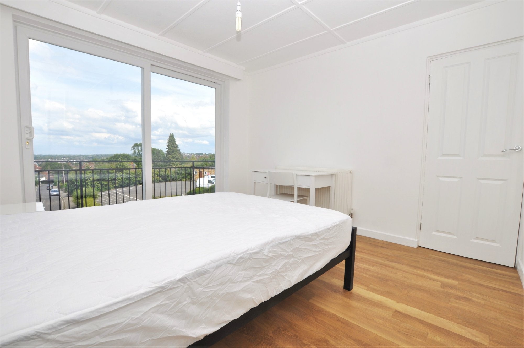 Flat Powell Close in Guildford