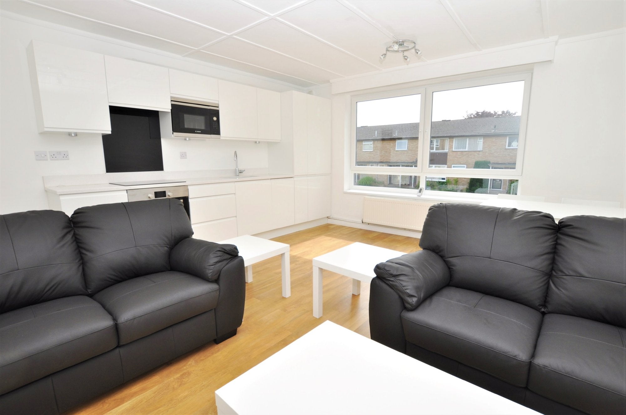 Flat Powell Close in Guildford