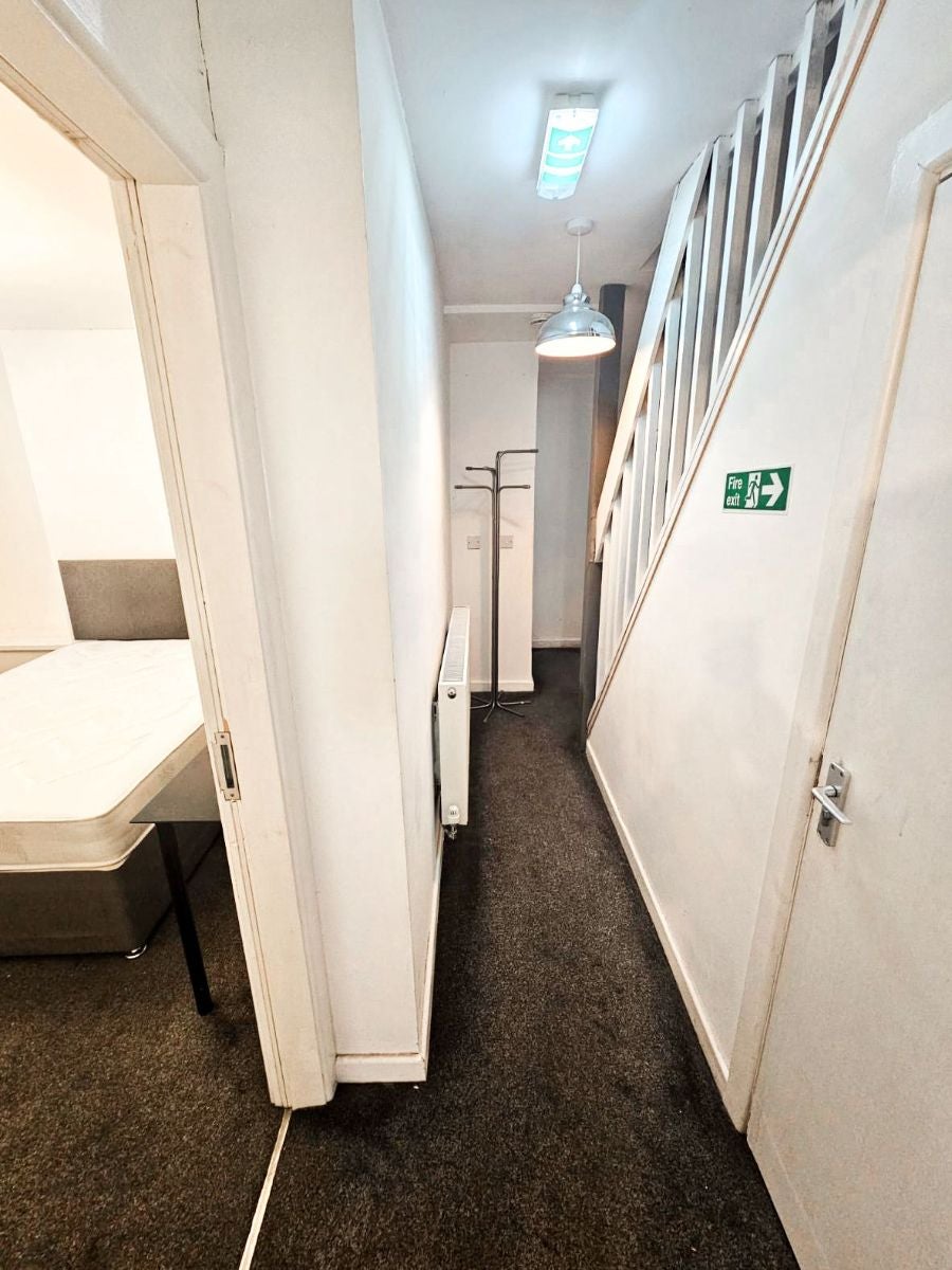 Flat Carrill Grove in Manchester