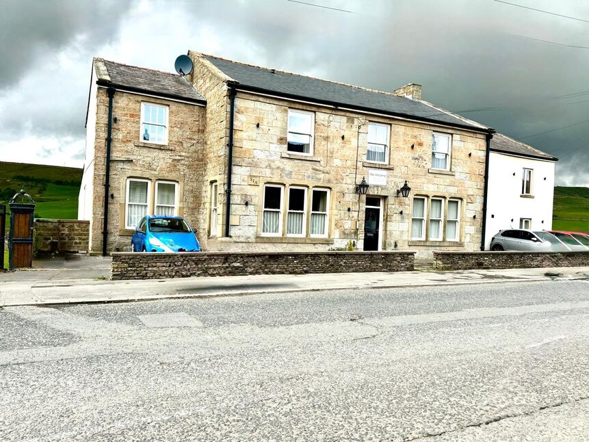 Flat Burnley Road in Borough of Rossendale