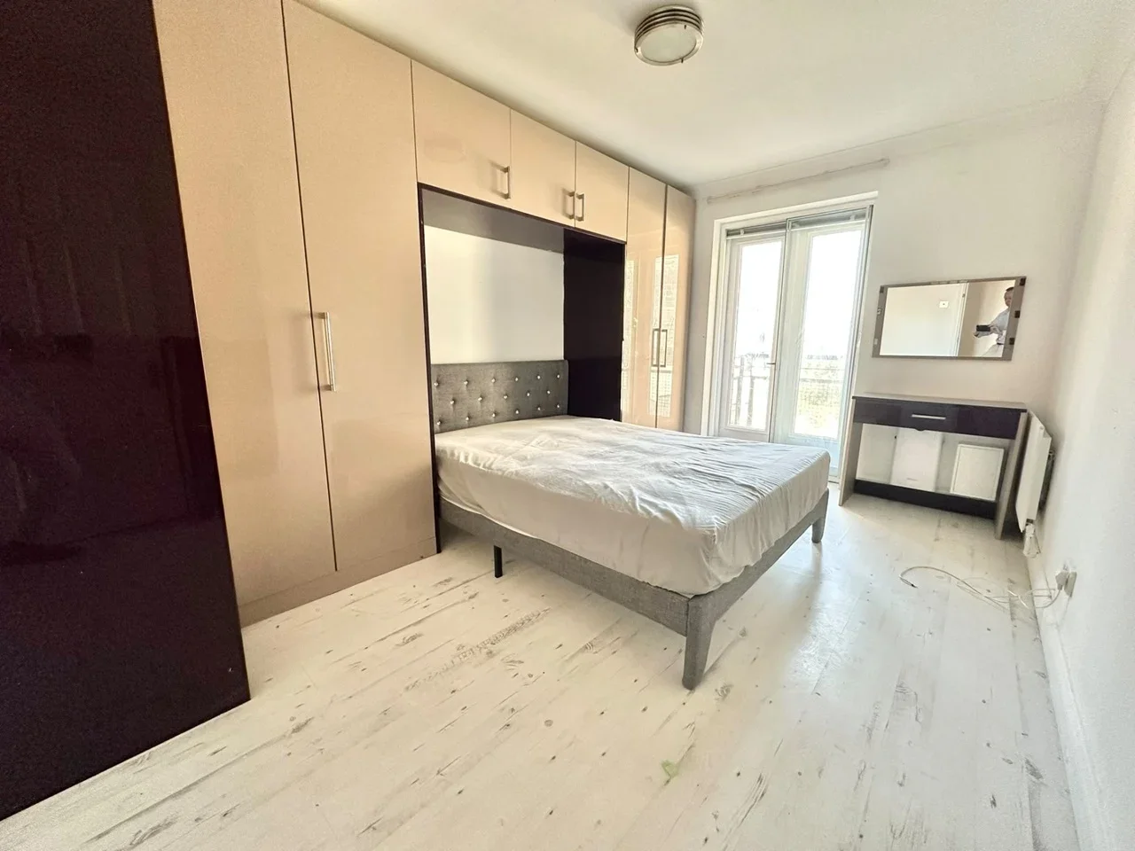 Flat Wesley Avenue in Greater London