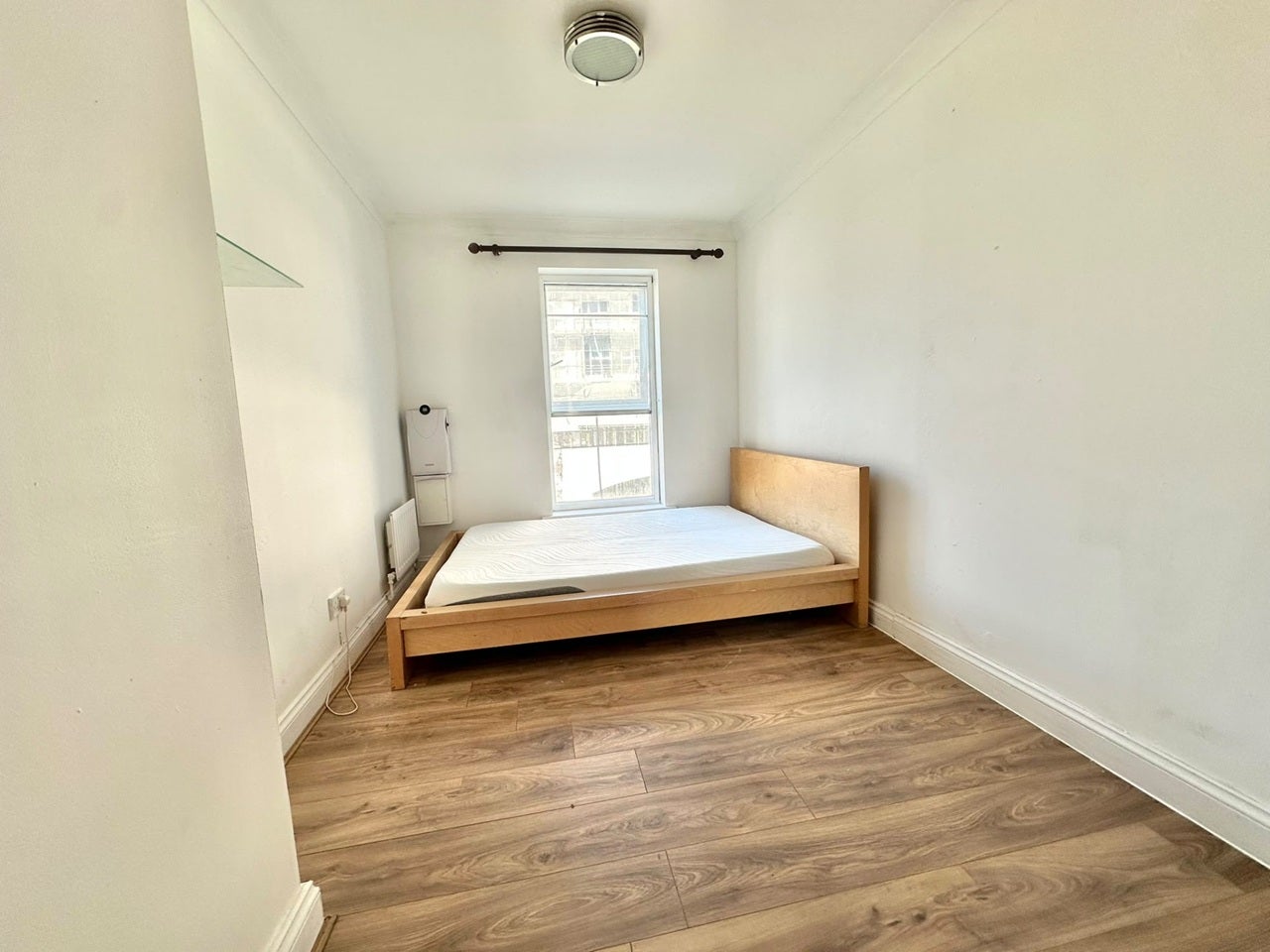 Flat Wesley Avenue in Greater London
