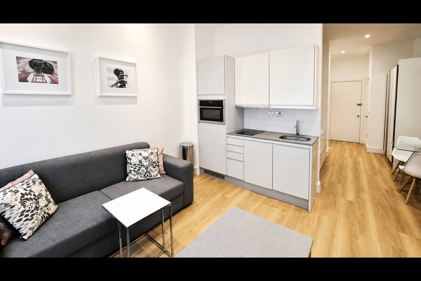 Flat Buckingham Avenue in Slough