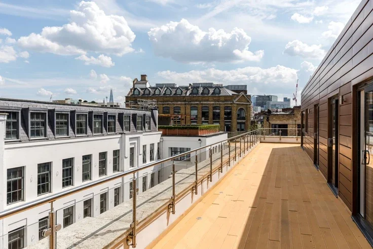 Flat Eyre Street Hill in Greater London