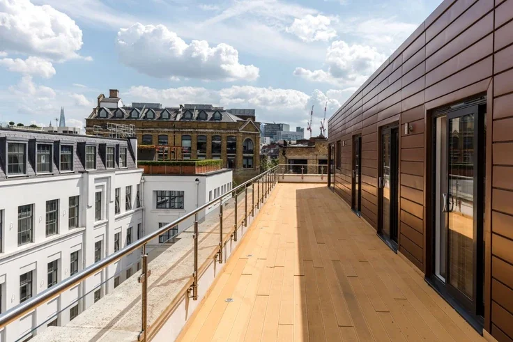 Flat Eyre Street Hill in Greater London