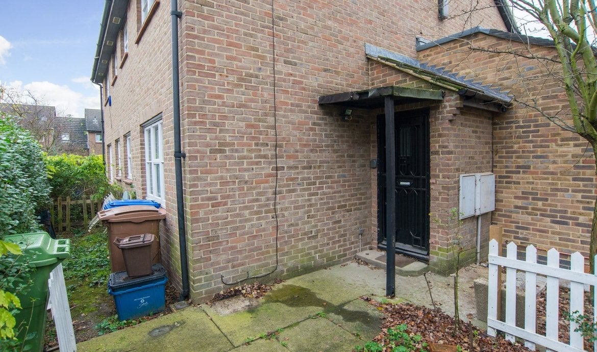 House Westcott Road in Greater London