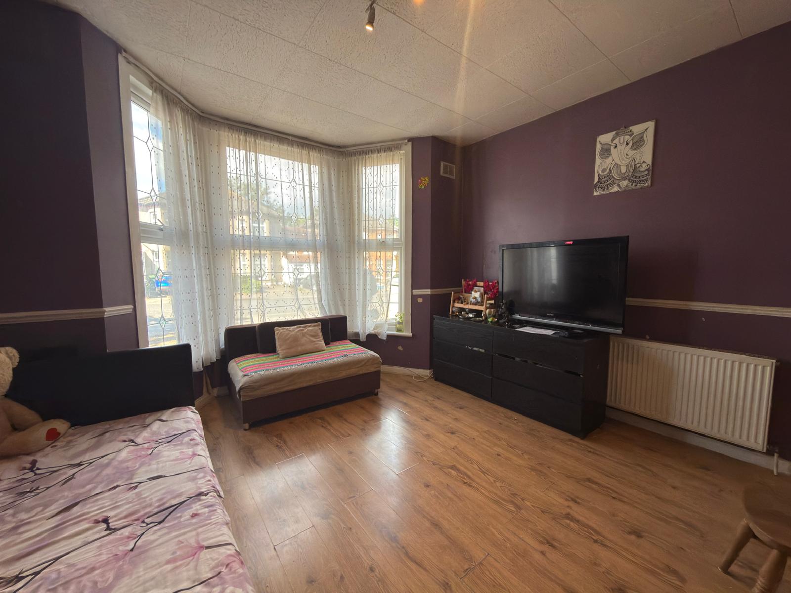 Flat Argyle Road in Greater London