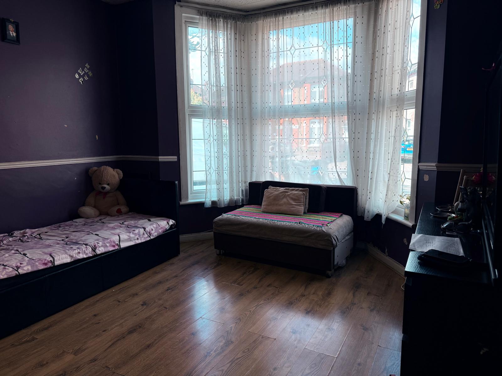 Flat Argyle Road in Greater London