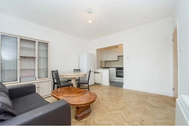 Flat Newington Causeway in Greater London
