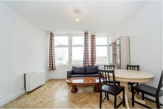 Flat Newington Causeway in Greater London