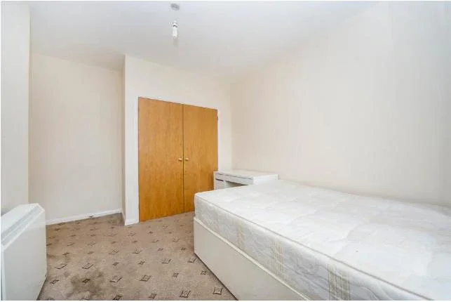 Flat Newington Causeway in Greater London