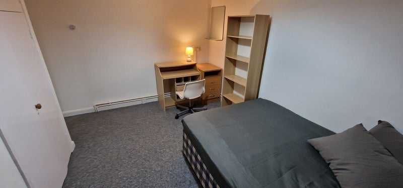 Flat Clarence Lane in Greater London
