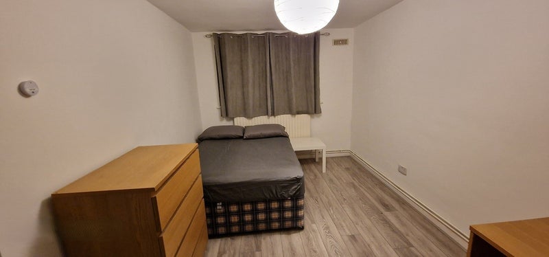 Flat Clarence Lane in Greater London