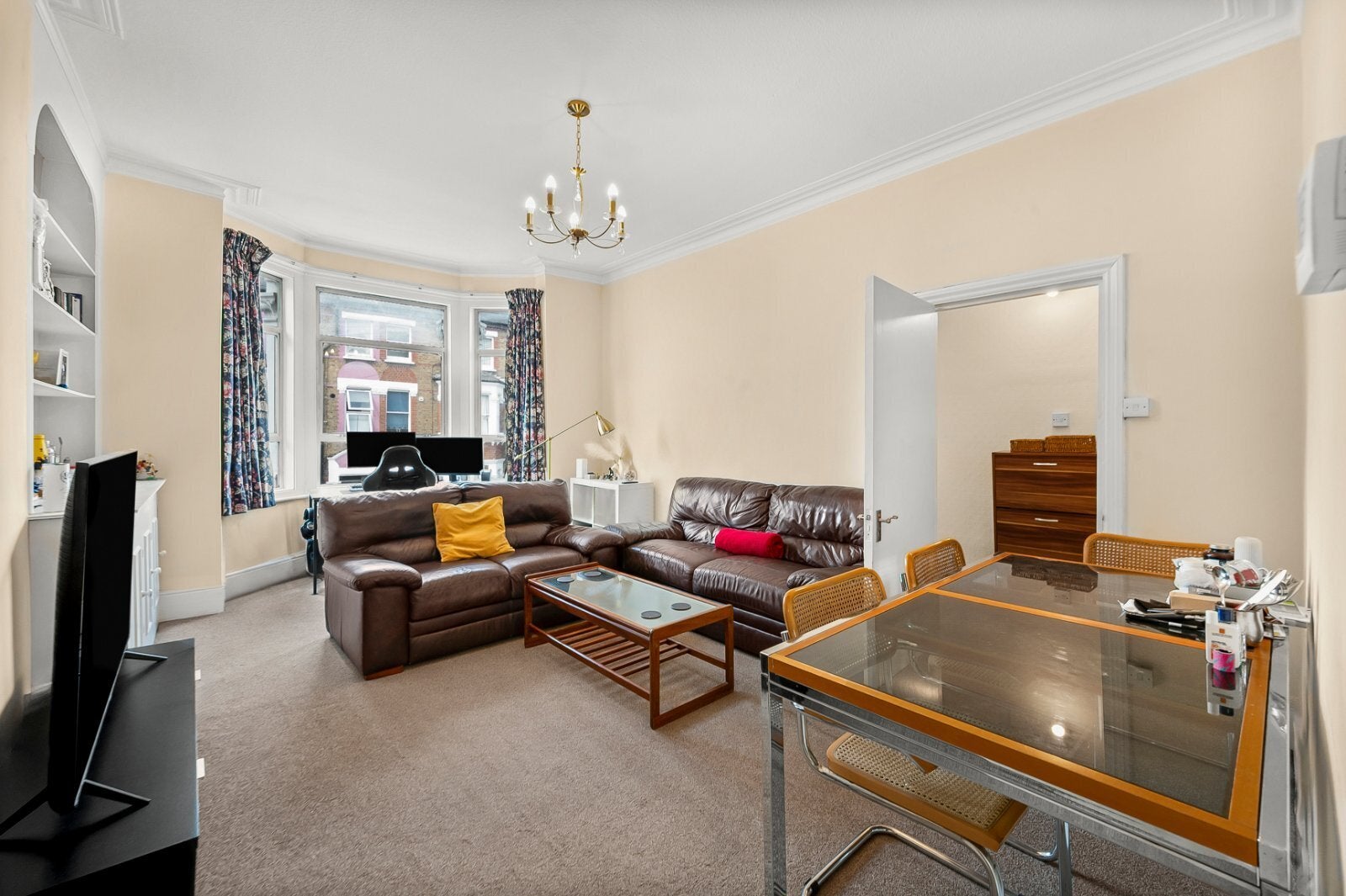 Flat Mexfield Road in Greater London