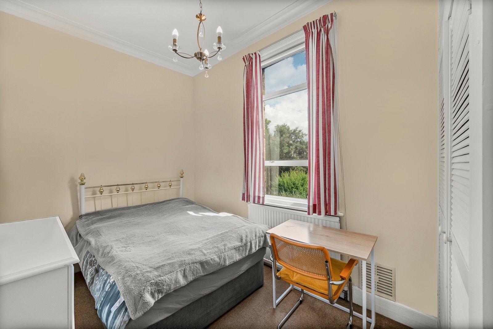 Flat Mexfield Road in Greater London
