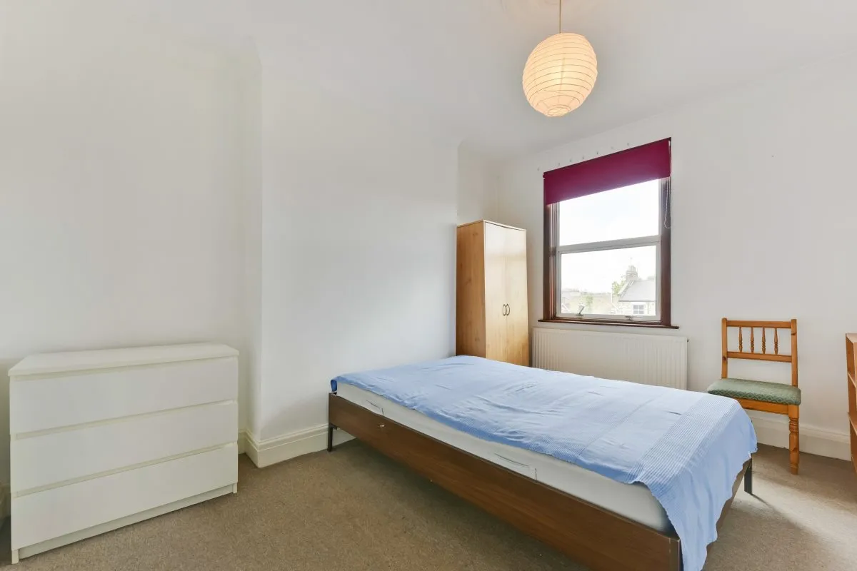 Flat Avenell Road in Greater London