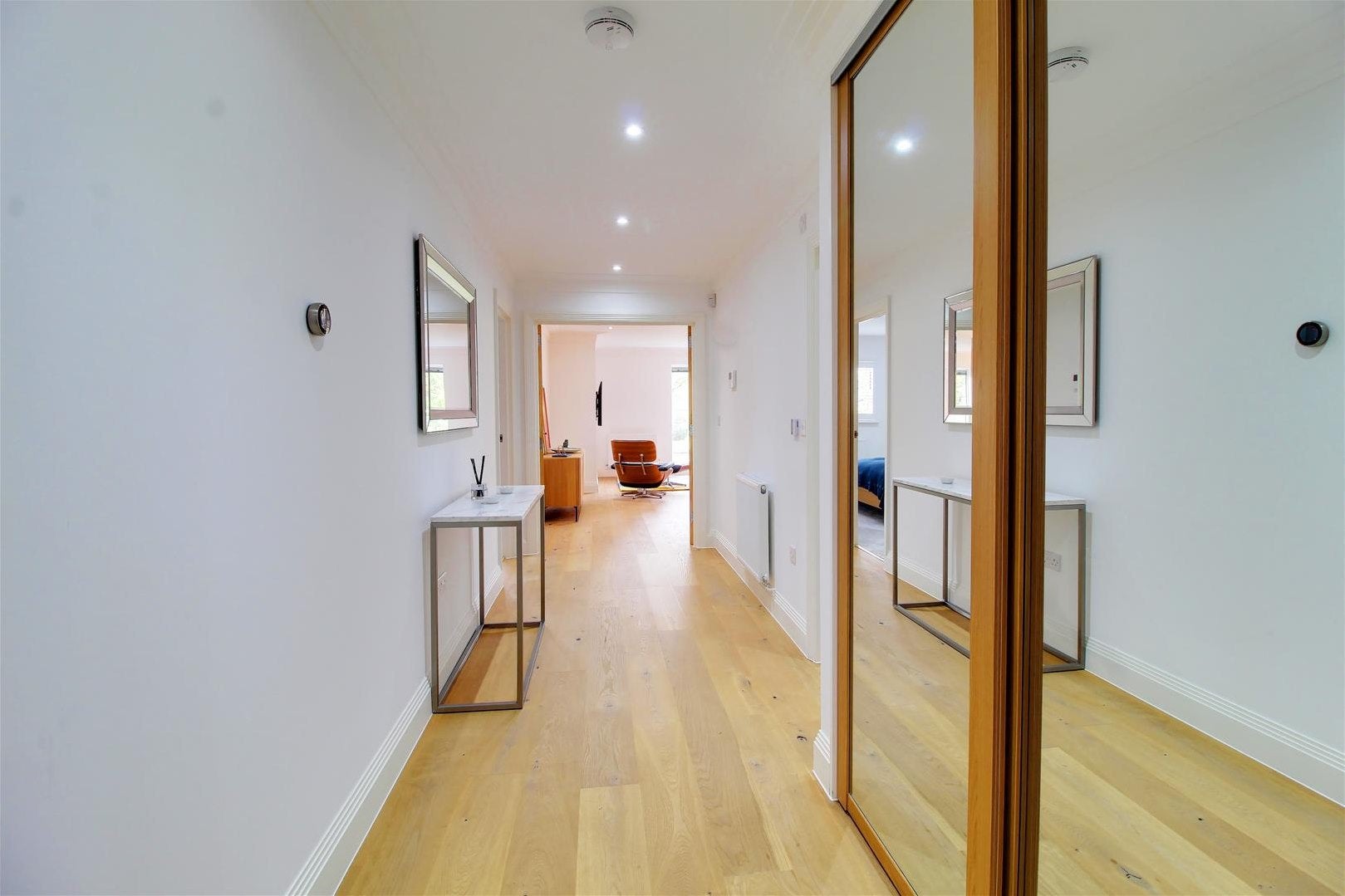 Flat Brookmans Avenue in Welwyn Hatfield