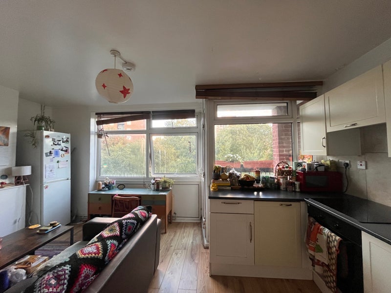 Room Darwin Street in Greater London