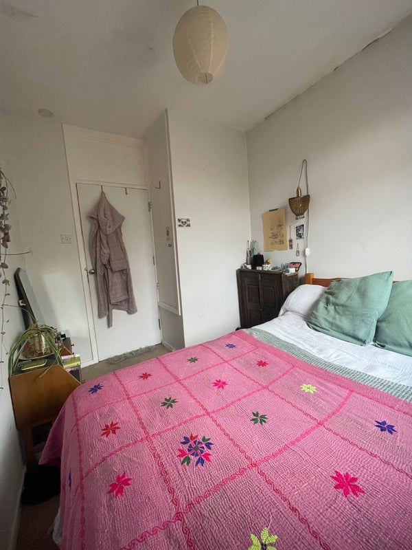 Room Darwin Street in Greater London