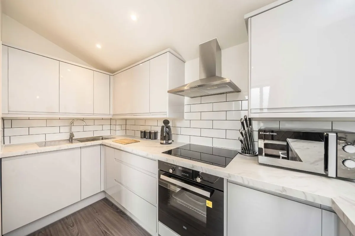 Flat Estreham Road in Greater London