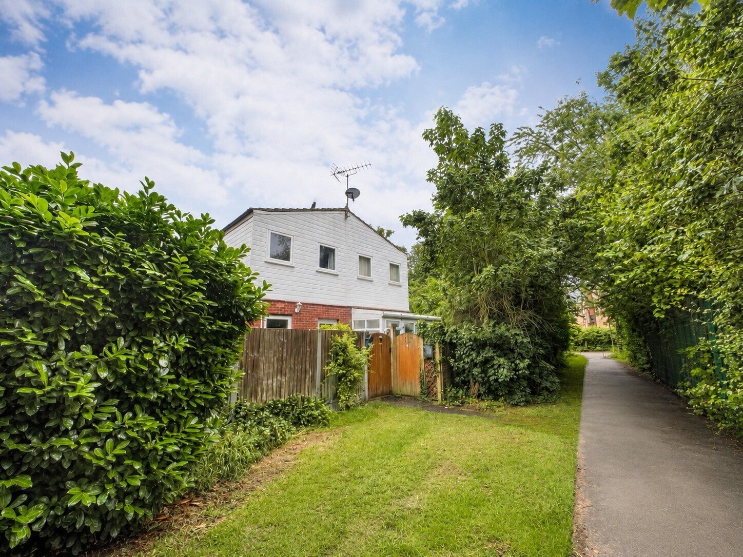 House Felmores End in Basildon