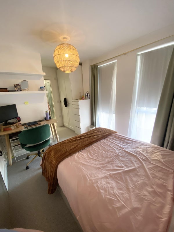Room Kempton Mews in Greater London