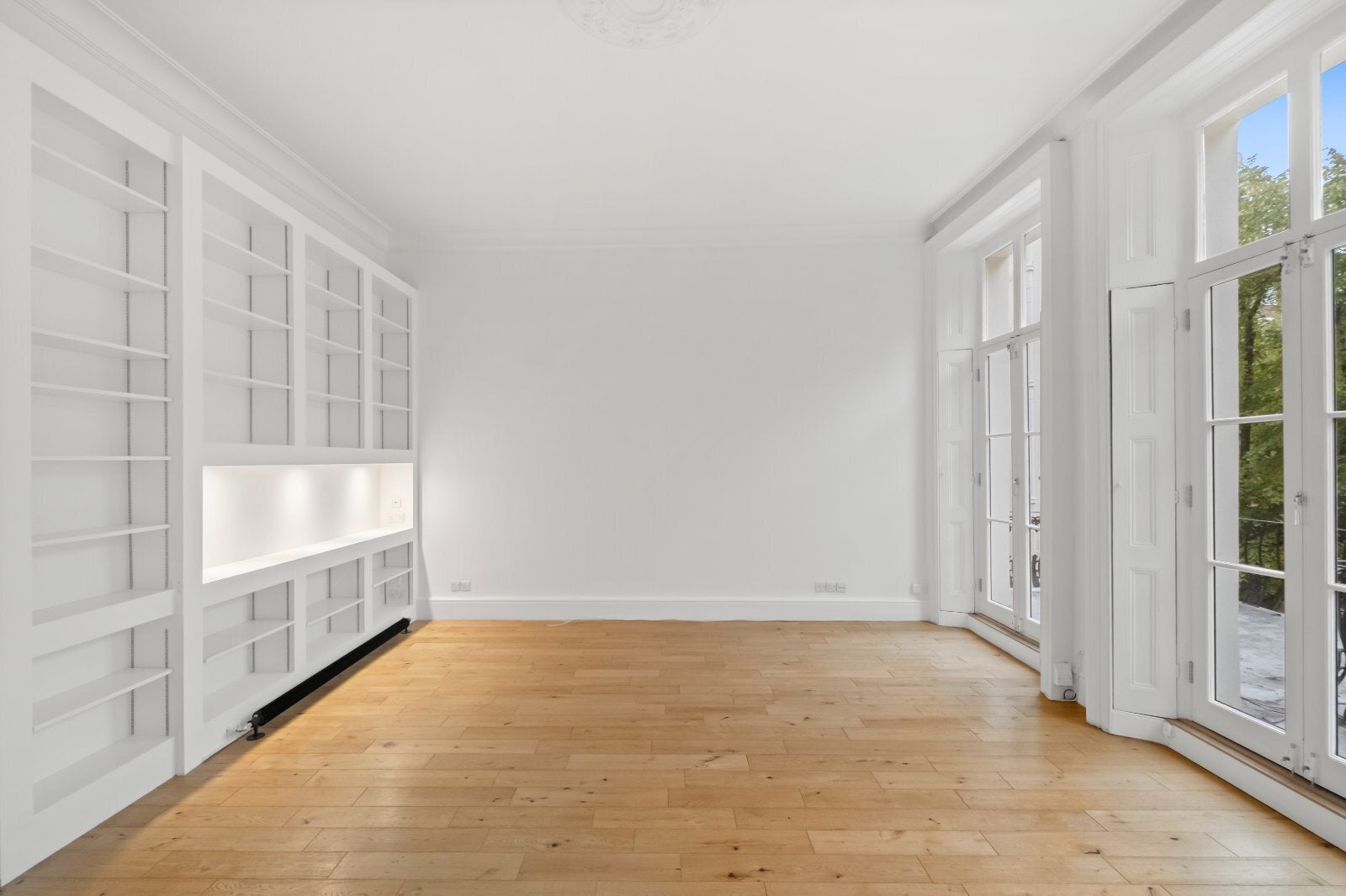 Flat Clifton Gardens in City of Westminster