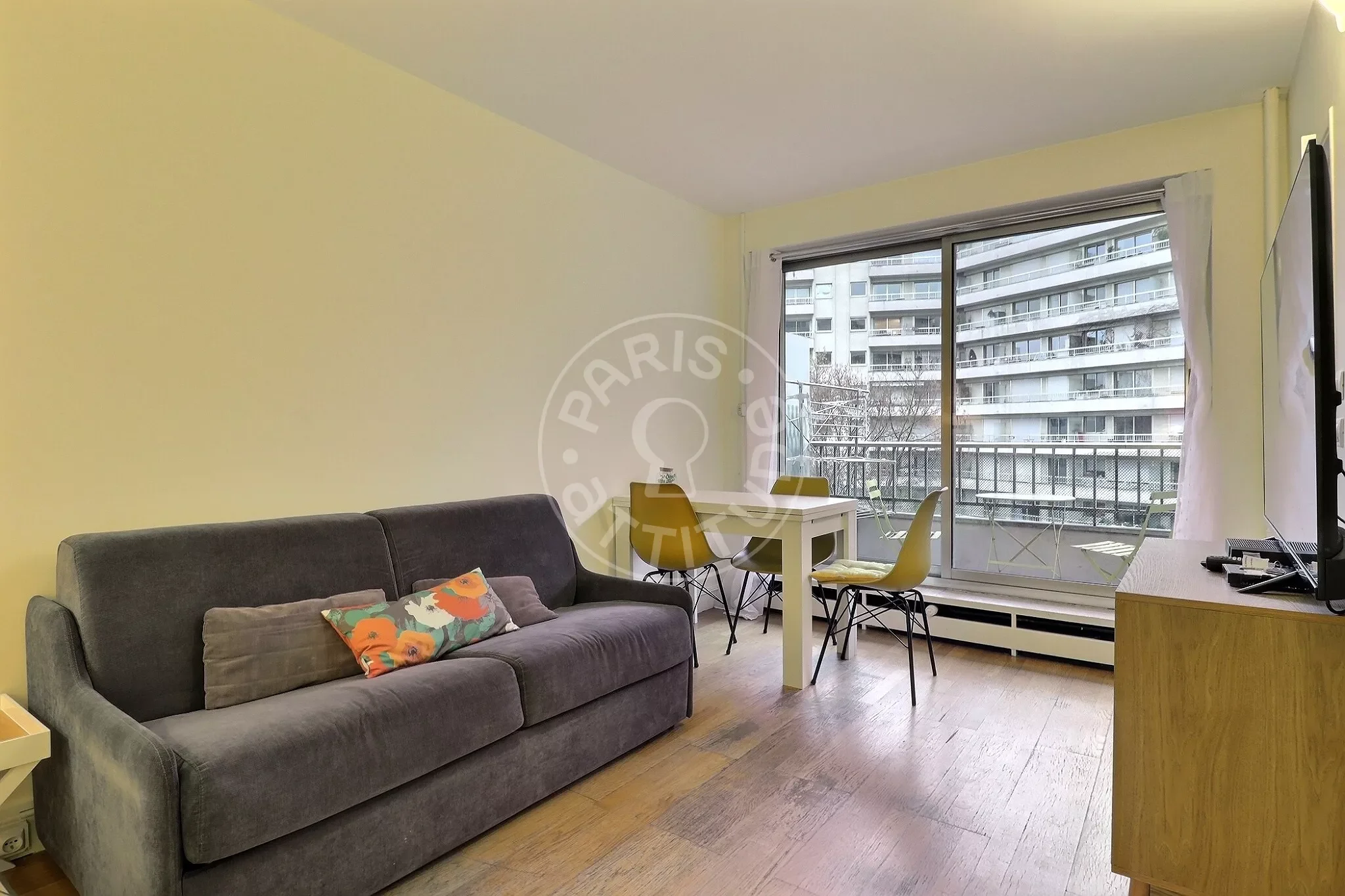 Appartement Passage privé Amelot Marais à Paris