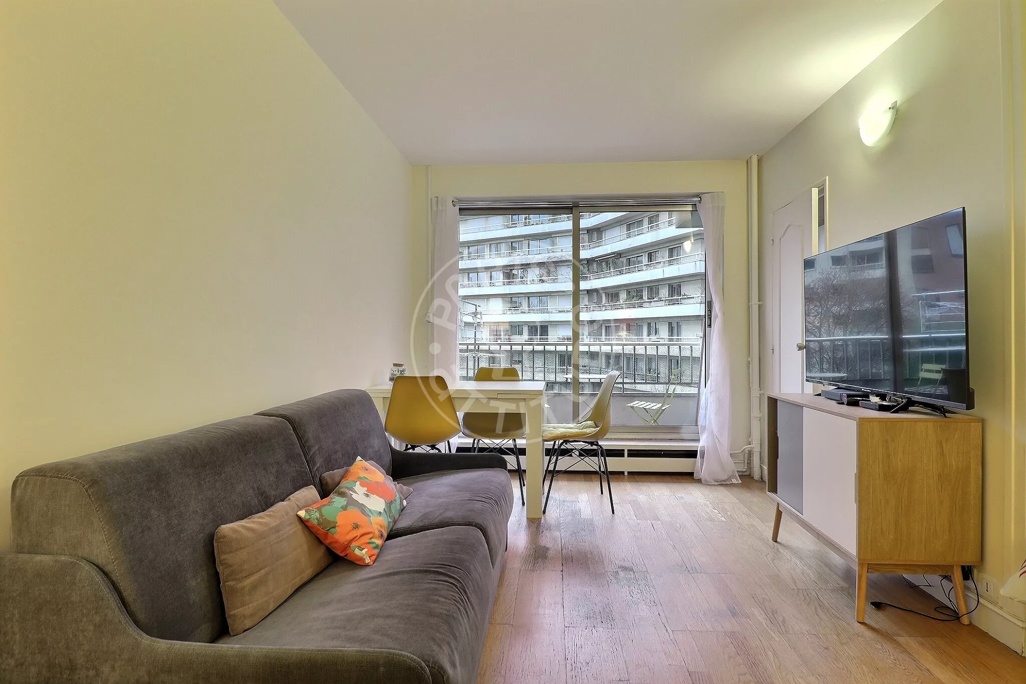 Appartement Passage privé Amelot Marais à Paris
