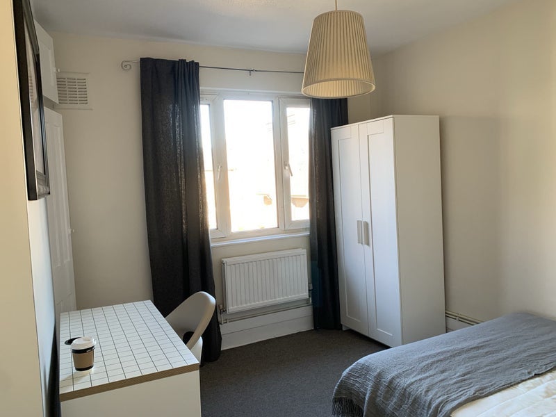 Room Tooting Grove in Greater London