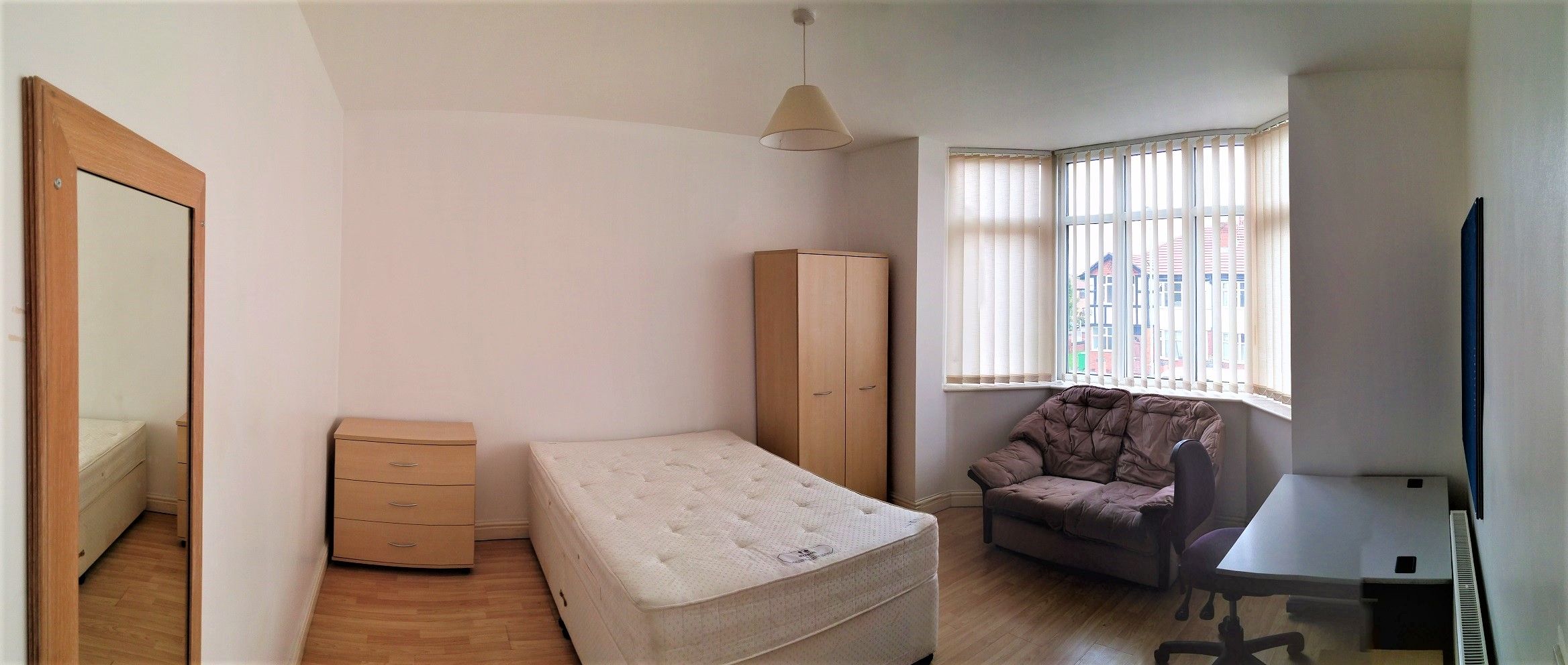 Room Abberton Road in Manchester