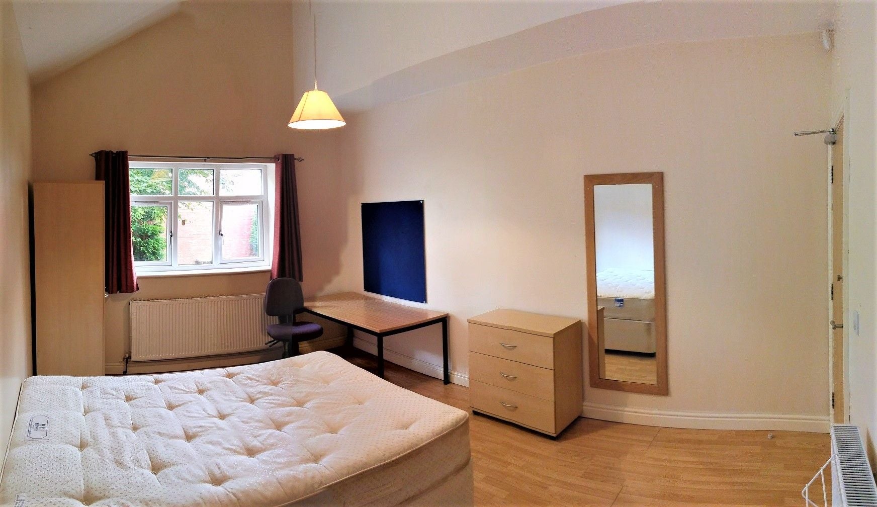 Room Abberton Road in Manchester