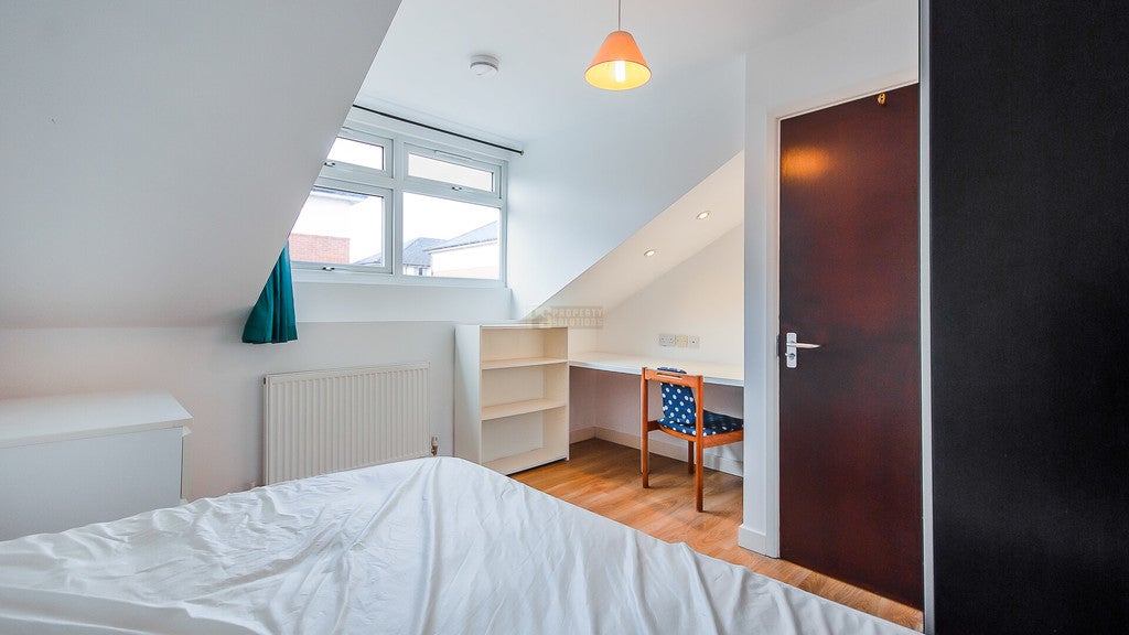 Room Grange Road in Birmingham